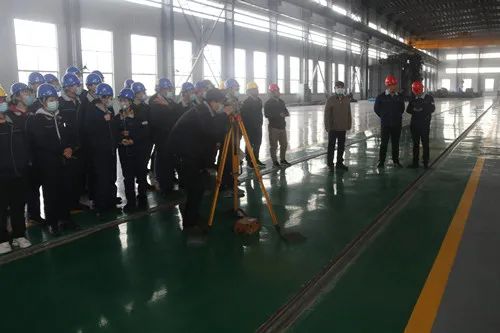 公司召開(kāi)質量提升項(xiang)目現場觀摩(mo)會議